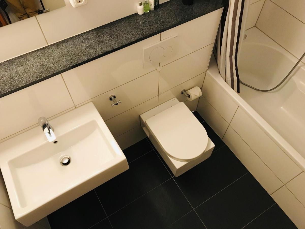 Messe Apartment Koeln West Dış mekan fotoğraf
